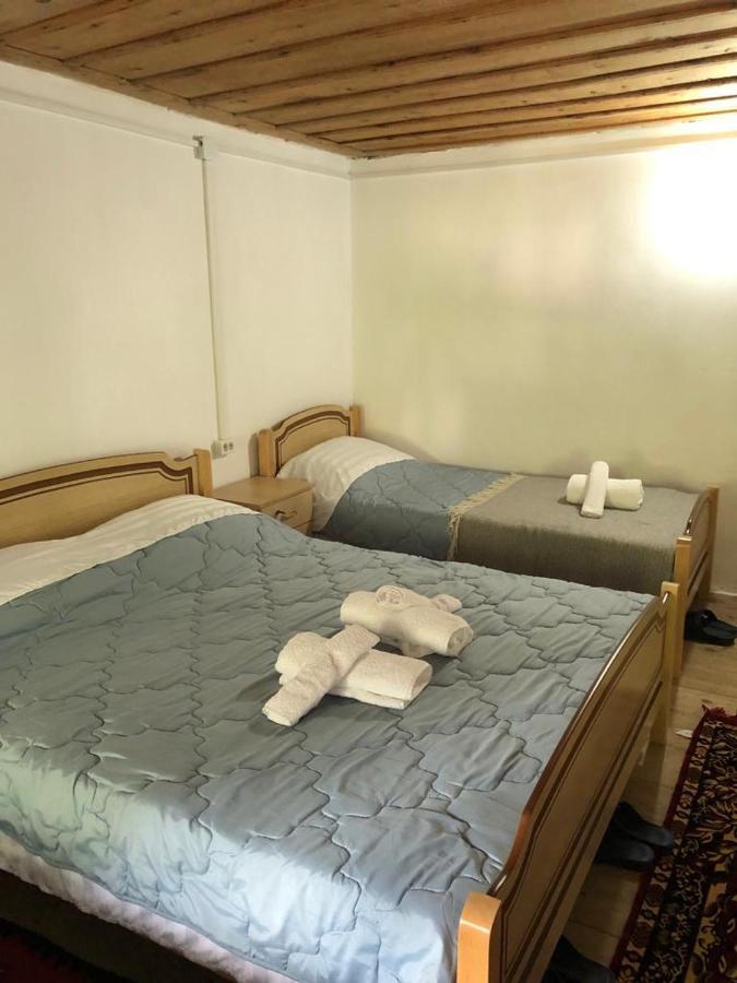 Guesthouse Kujtimi Тет Екстериор снимка