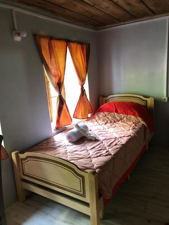 Guesthouse Kujtimi Тет Екстериор снимка