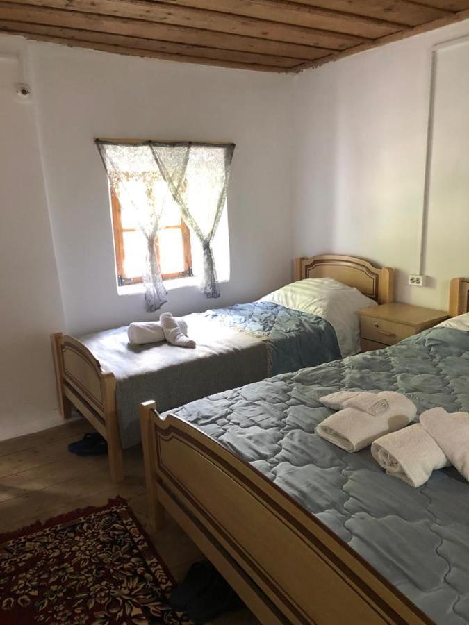 Guesthouse Kujtimi Тет Екстериор снимка